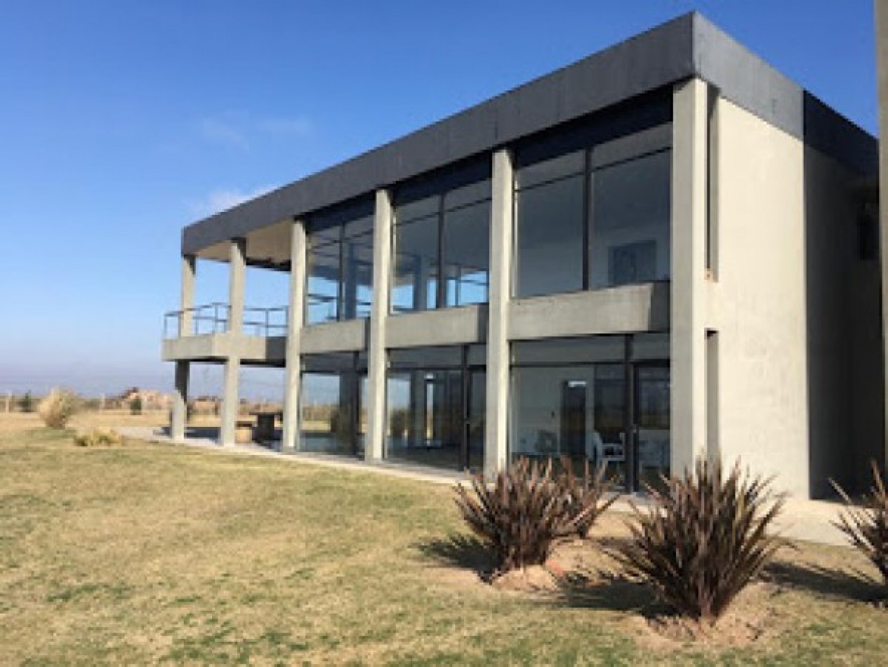 Venta  Terreno 1012  M2 Haras De Funes Club De Campo