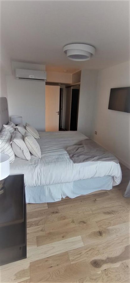 Venta Departamento Tres Dormitorios Av Libertad 300 Vista Al Rio Con Cochera Estrenar