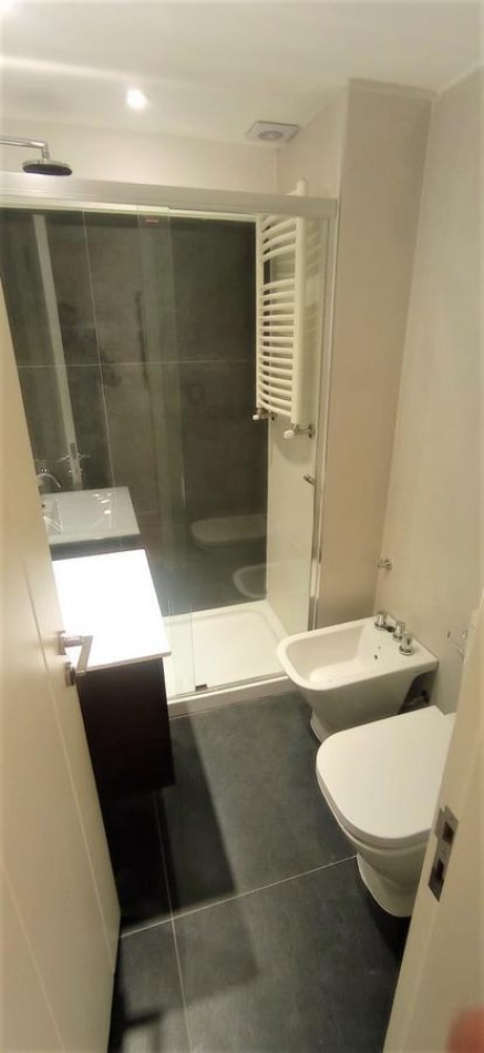 Venta Departamento Tres Dormitorios Av Libertad 300 Vista Al Rio Con Cochera Estrenar