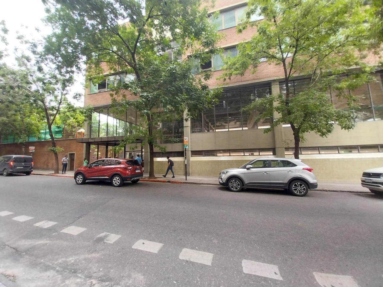 VENTA DEPARTAMENTO DOS DORMITORIOS CON COCHERA ALEM 1100 BARRIO MARTIN FRENTE AL LASALLE