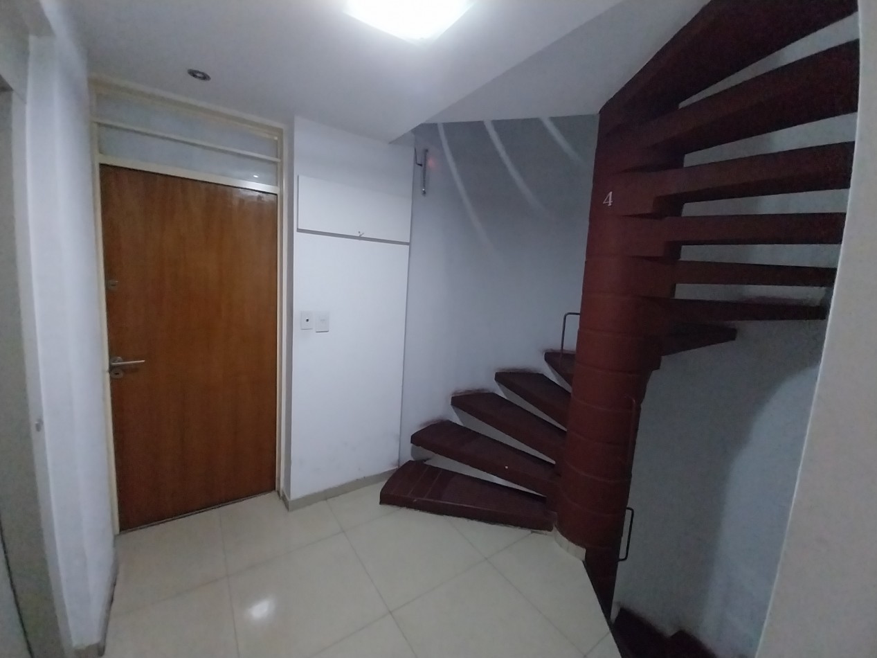 VENTA DEPARTAMENTO DOS DORMITORIOS CON COCHERA ALEM 1100 BARRIO MARTIN FRENTE AL LASALLE