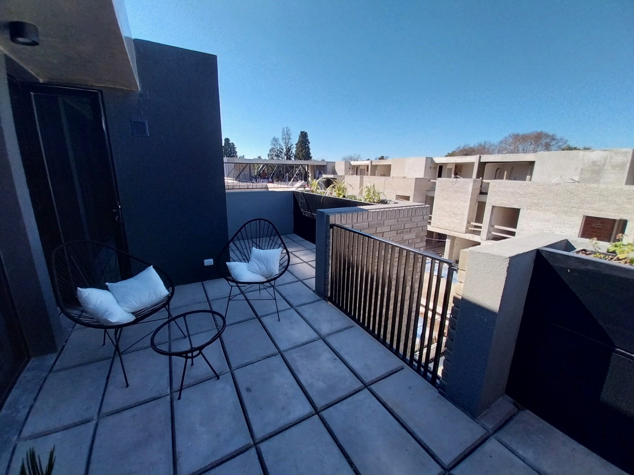 Venta Casa Tres Dormitorios Con Pileta Y Parrillero  Wilde y Tucuman  Febrero 2026 Financiacion!!