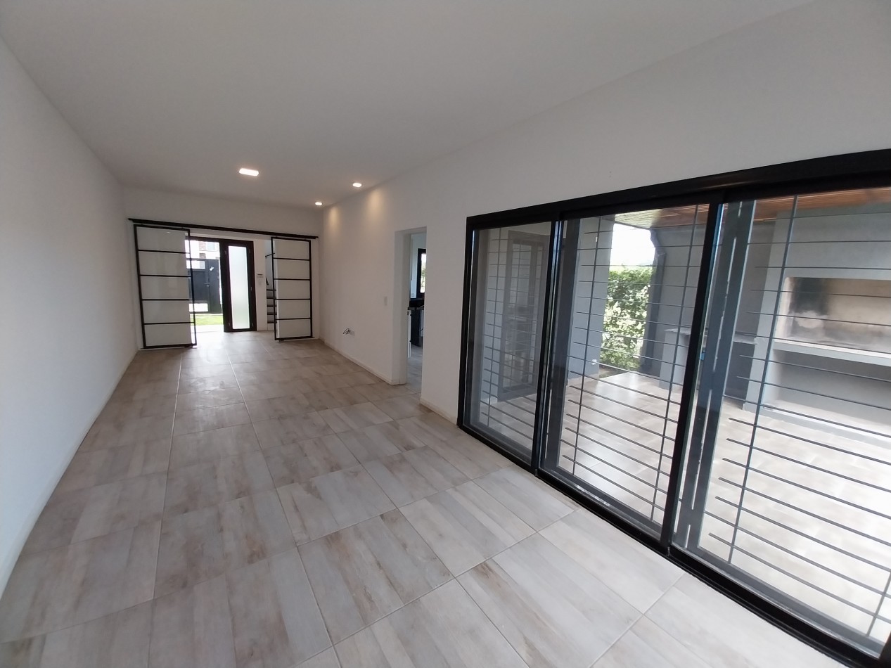 ALQUILER PERMANENTE CASA TRES DORMITORIOS CON PILETA DON MATEO ETAPA 1