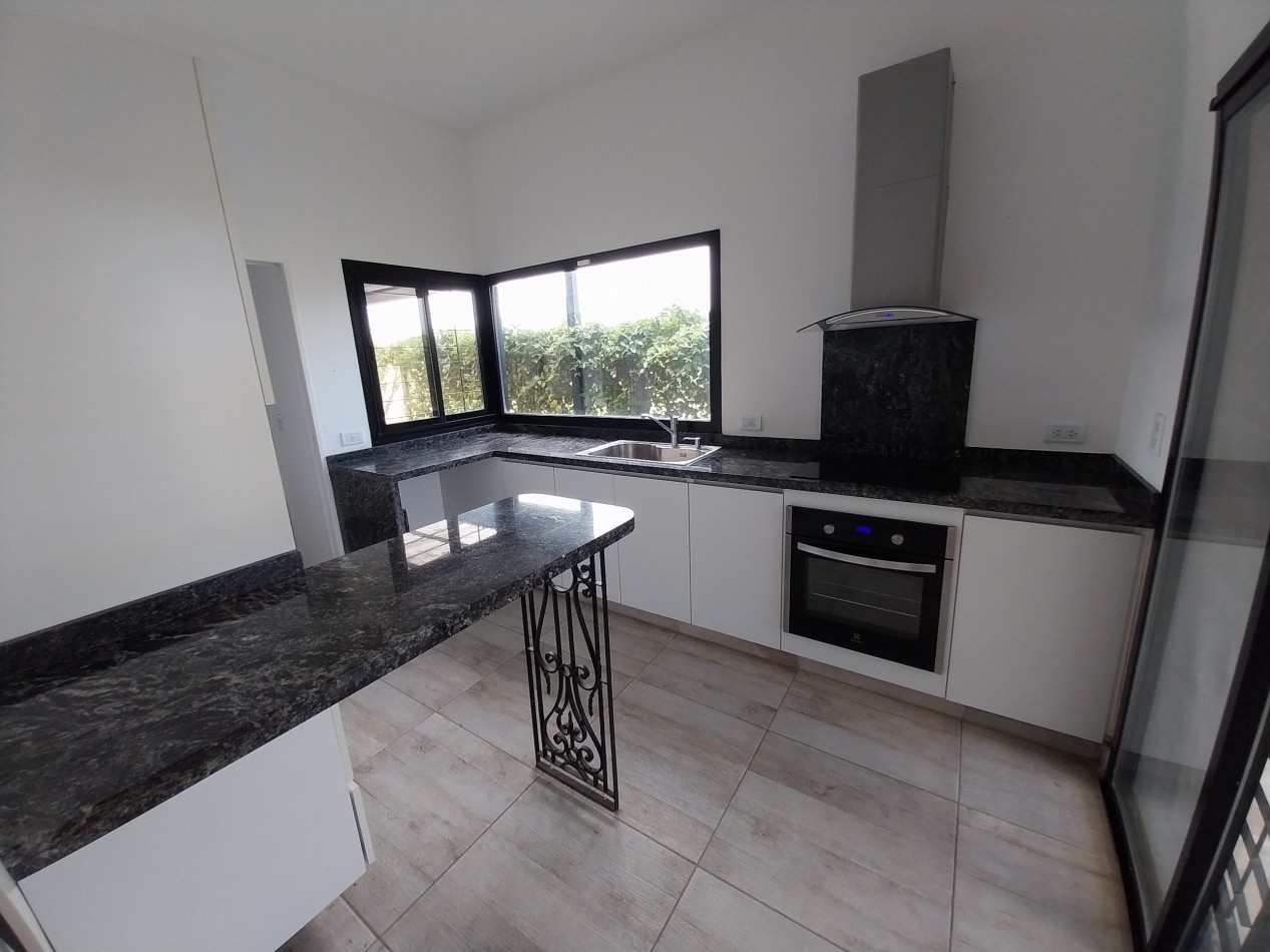 ALQUILER PERMANENTE CASA TRES DORMITORIOS CON PILETA DON MATEO ETAPA 1