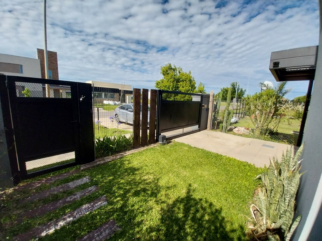 ALQUILER PERMANENTE CASA TRES DORMITORIOS CON PILETA DON MATEO ETAPA 1