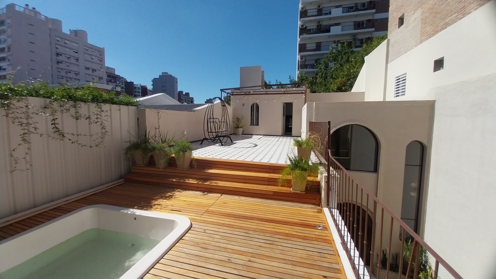 VENTA IMPORTANTE PROPIEDAD DE DISEÑO CUATRO DORMITORIOS VIAMONTE Y CORRIENTES, SOÑADA!!!