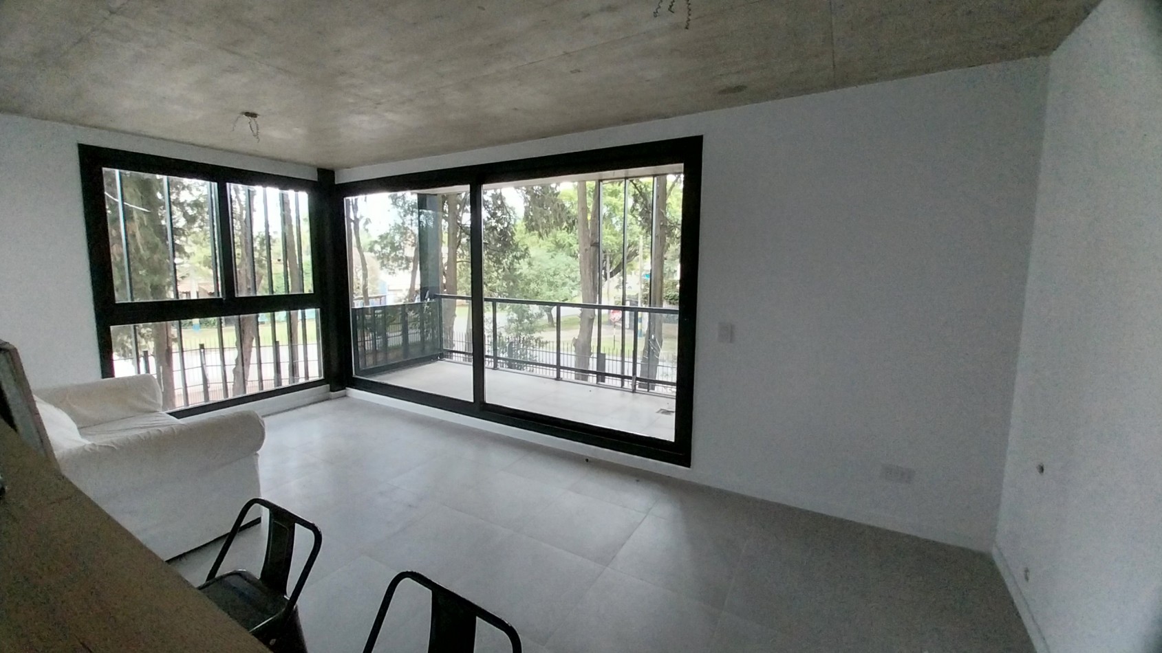 VENTA DEPARTAMENTO DOS DORMITORIOS EN FISHERTON JUAN JOSE PASO Y COLOMBRES