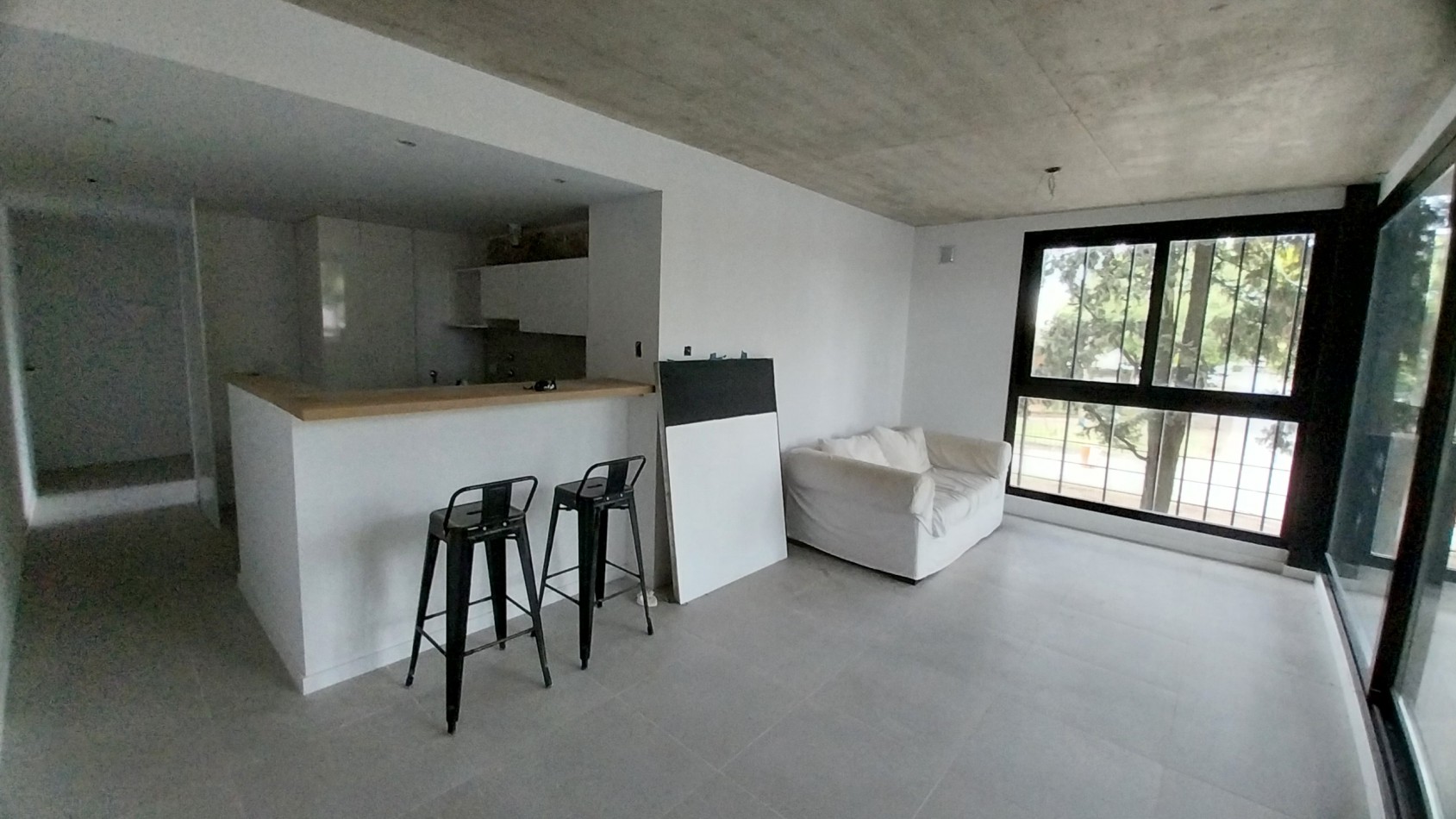 VENTA DEPARTAMENTO DOS DORMITORIOS EN FISHERTON JUAN JOSE PASO Y COLOMBRES