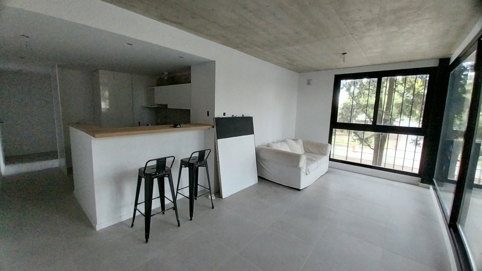 VENTA DEPARTAMENTO DOS DORMITORIOS EN FISHERTON JUAN JOSE PASO Y COLOMBRES