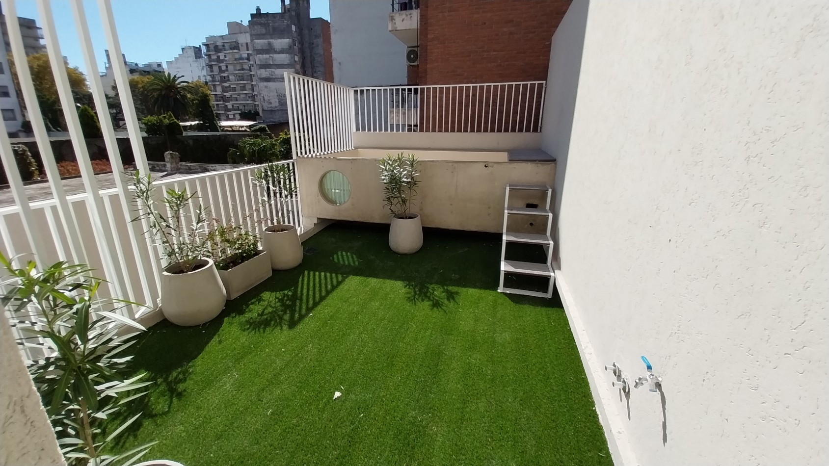 TU CASA A METROS DE TRIBUNALES!!!! VENTA CASA TRES DORMITORIOS PASILLO BALCARCE Y 9 DE JULIO ESTRENAR