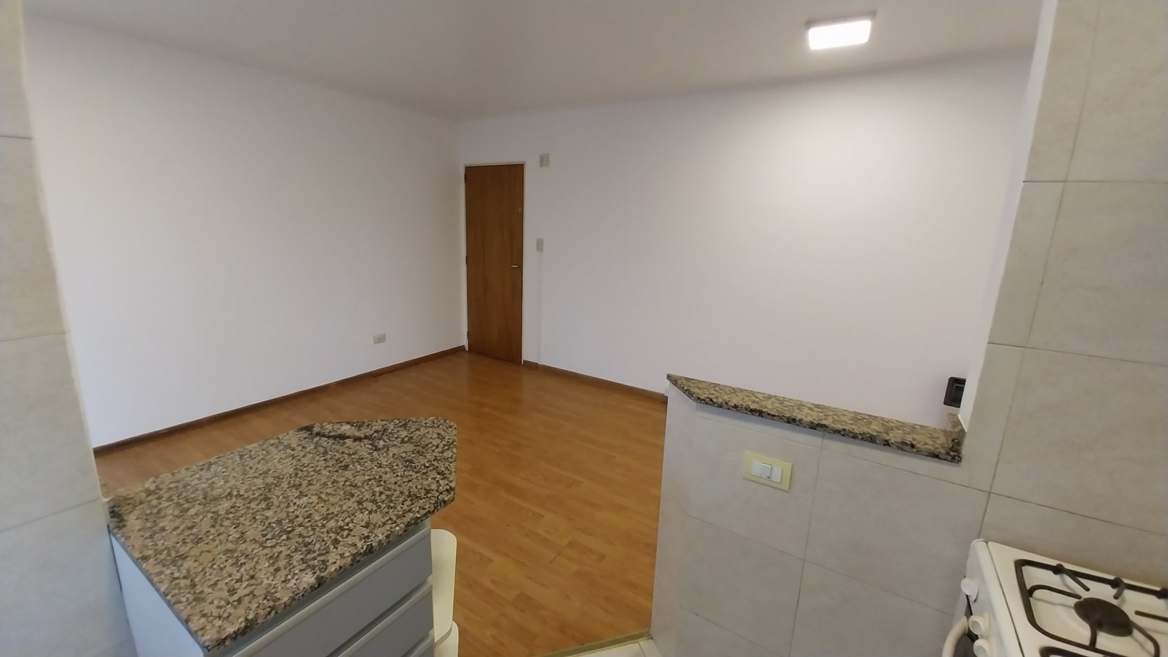 VENTA DEPARTAMENTO UN DORMITORIO CORRIENTES Y VIAMONTE PISO 3 AL FRENTE