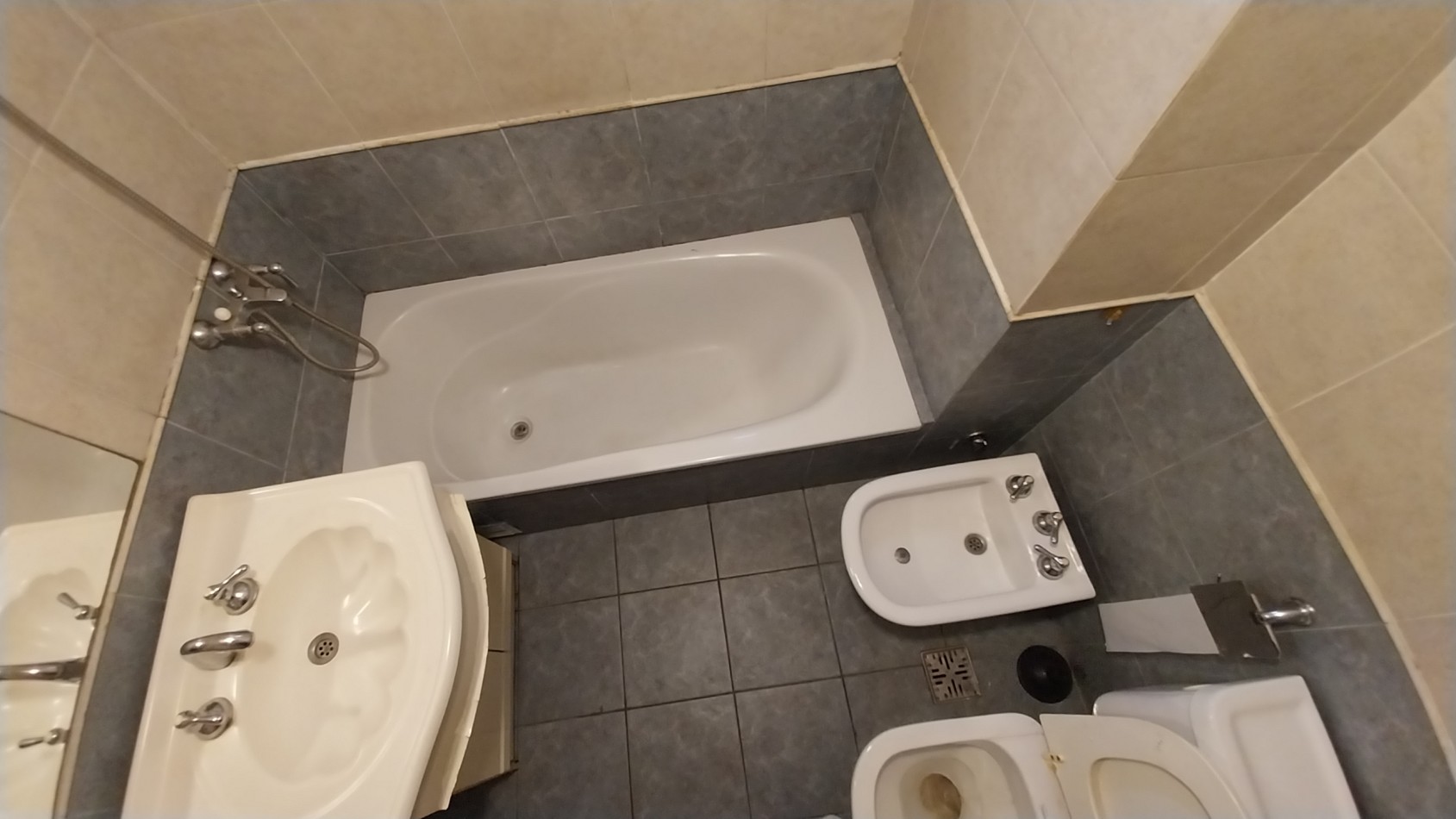 VENTA DEPARTAMENTO UN DORMITORIO CORRIENTES Y VIAMONTE PISO 3 AL FRENTE