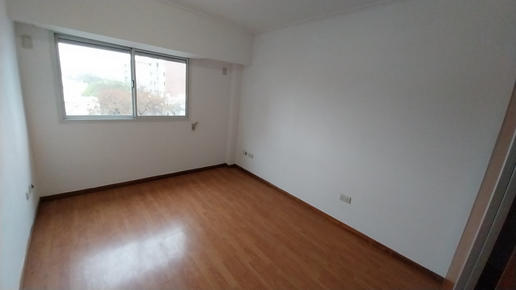 VENTA DEPARTAMENTO UN DORMITORIO CORRIENTES Y VIAMONTE PISO 3 AL FRENTE
