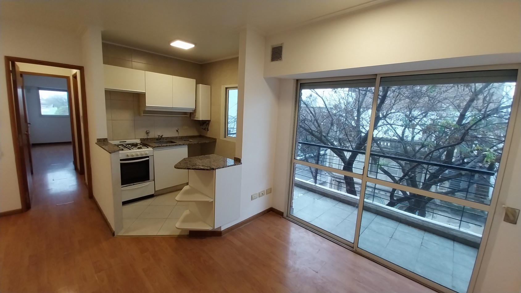 VENTA DEPARTAMENTO UN DORMITORIO CORRIENTES Y VIAMONTE PISO 3 AL FRENTE