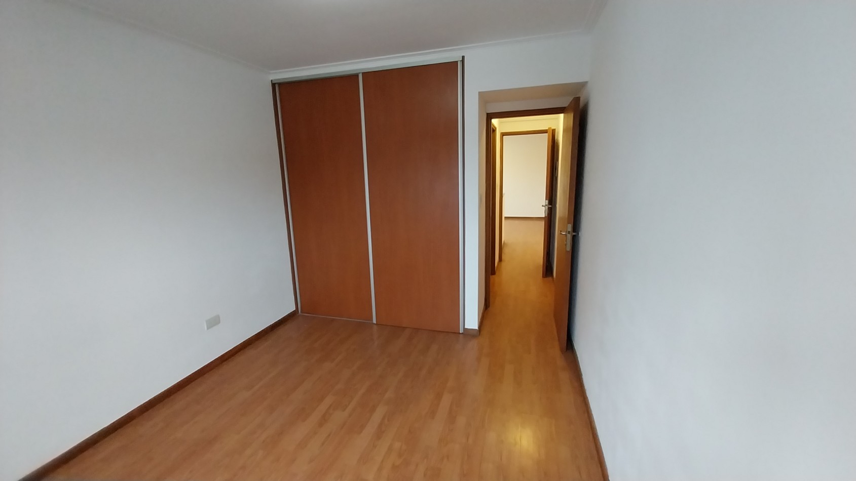 VENTA DEPARTAMENTO UN DORMITORIO CORRIENTES Y VIAMONTE PISO 3 AL FRENTE