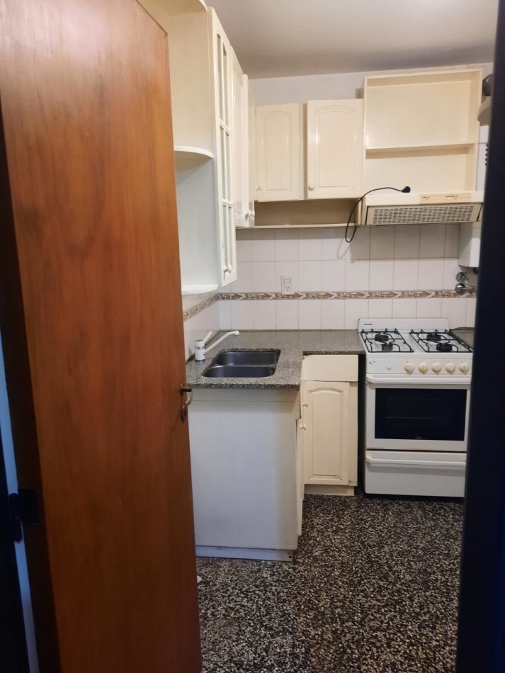 VENTA DEPARTAMENTO UN DORMITORIO RIOJA 2500