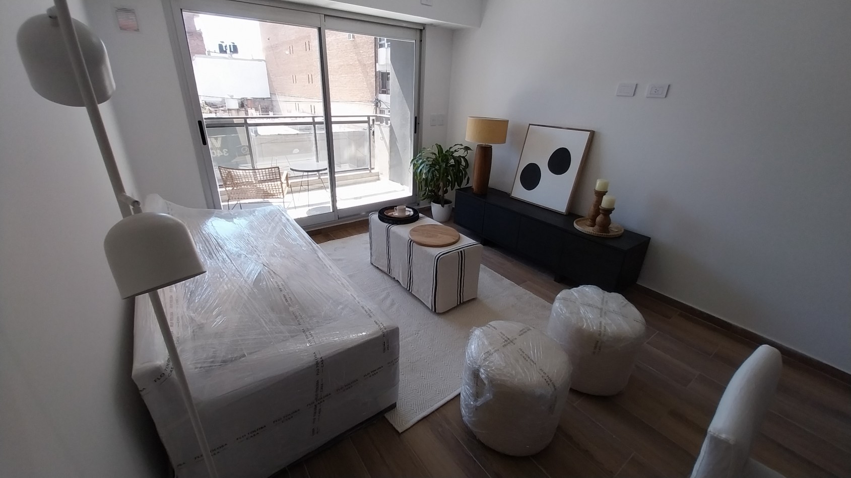 PICHINCHA! VENTA IMPORTANTE DEPARTAMENTO DOS DORMITORIOS CORDOBA Y SUIPACHA ESTRENAR