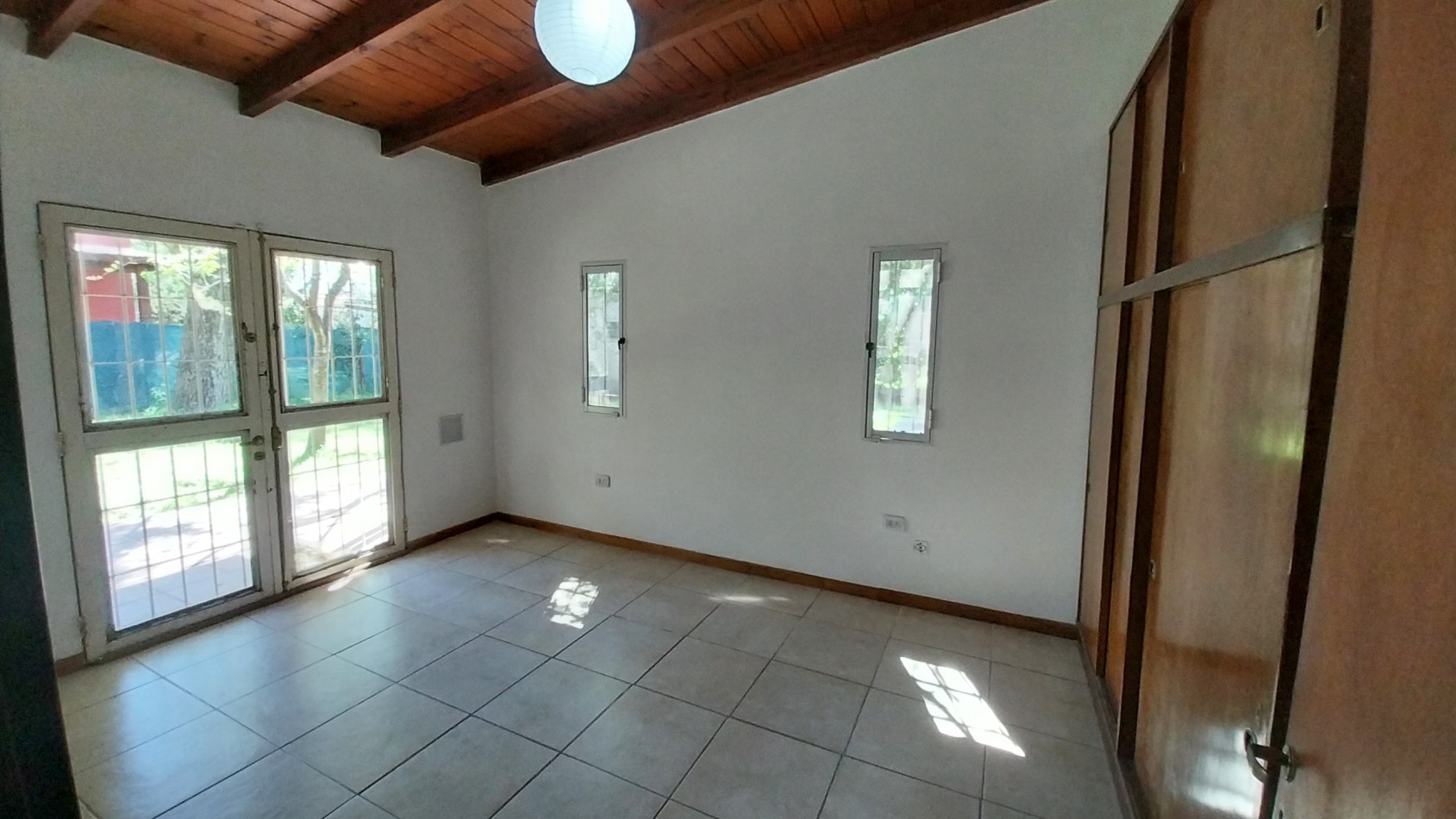 VENTA CASA TRES DORMITORIOS FUNES PARADA 16 LAS ACHIRAS ENTRE AMERICA Y SAN JOSE