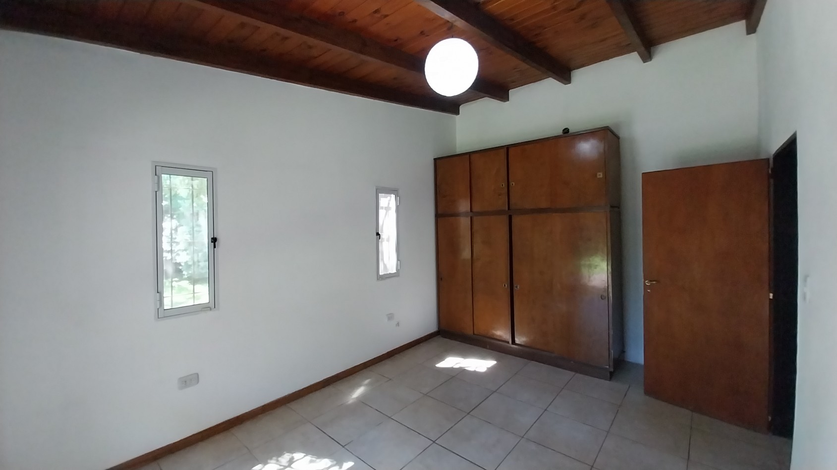 VENTA CASA TRES DORMITORIOS FUNES PARADA 16 LAS ACHIRAS ENTRE AMERICA Y SAN JOSE