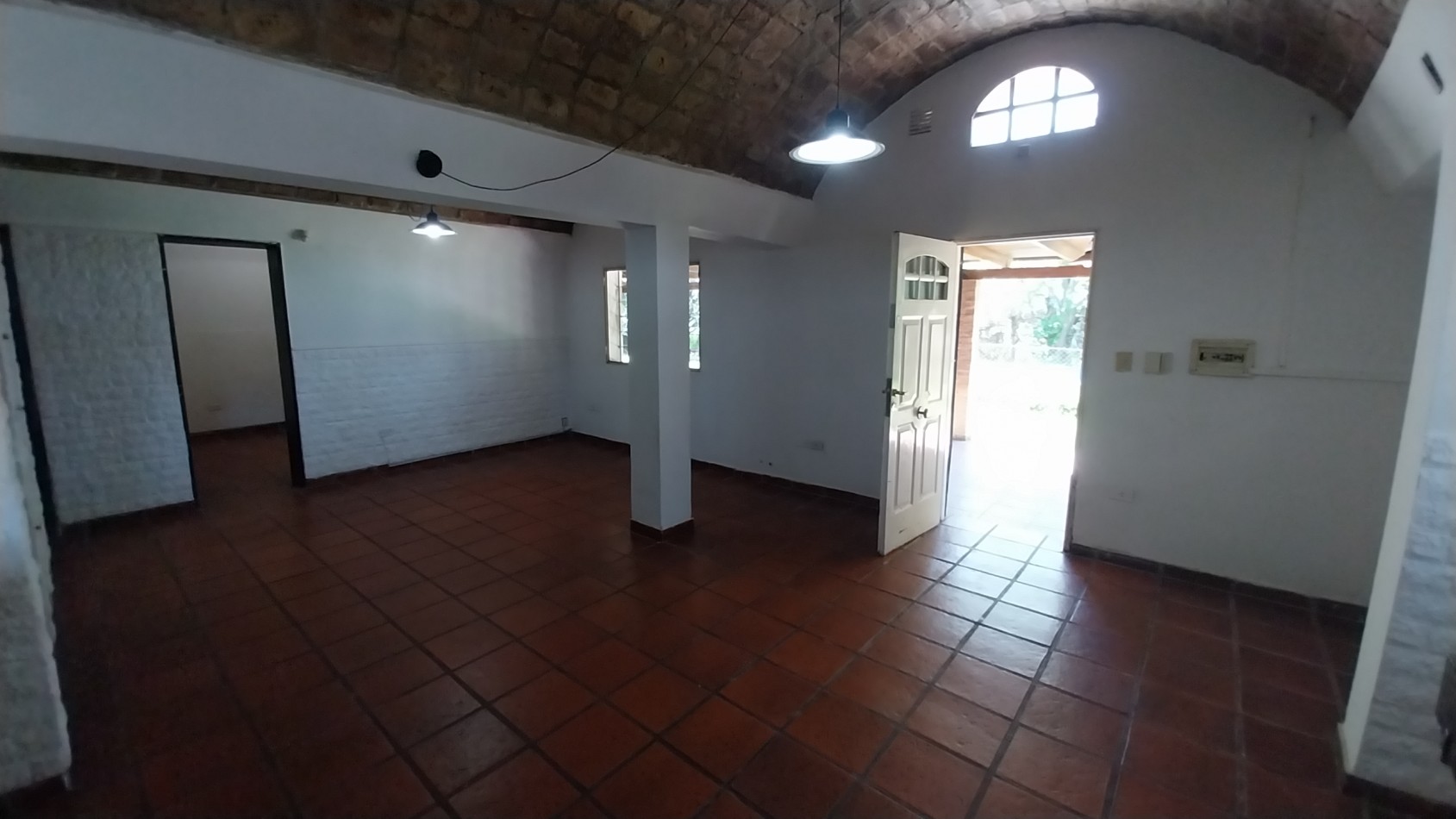 VENTA CASA TRES DORMITORIOS FUNES PARADA 16 LAS ACHIRAS ENTRE AMERICA Y SAN JOSE