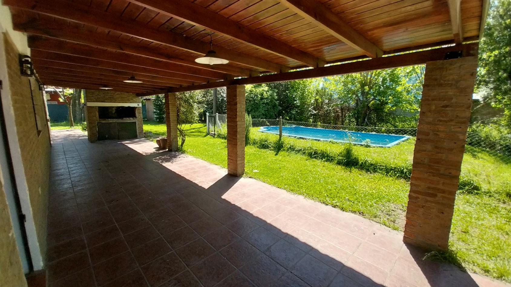 VENTA CASA TRES DORMITORIOS FUNES PARADA 16 LAS ACHIRAS ENTRE AMERICA Y SAN JOSE