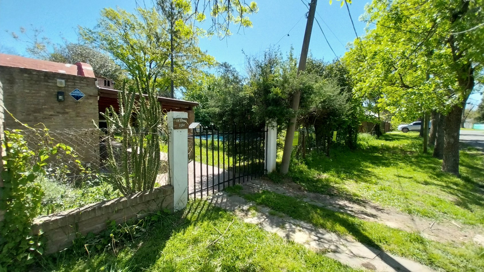 VENTA CASA TRES DORMITORIOS FUNES PARADA 16 LAS ACHIRAS ENTRE AMERICA Y SAN JOSE