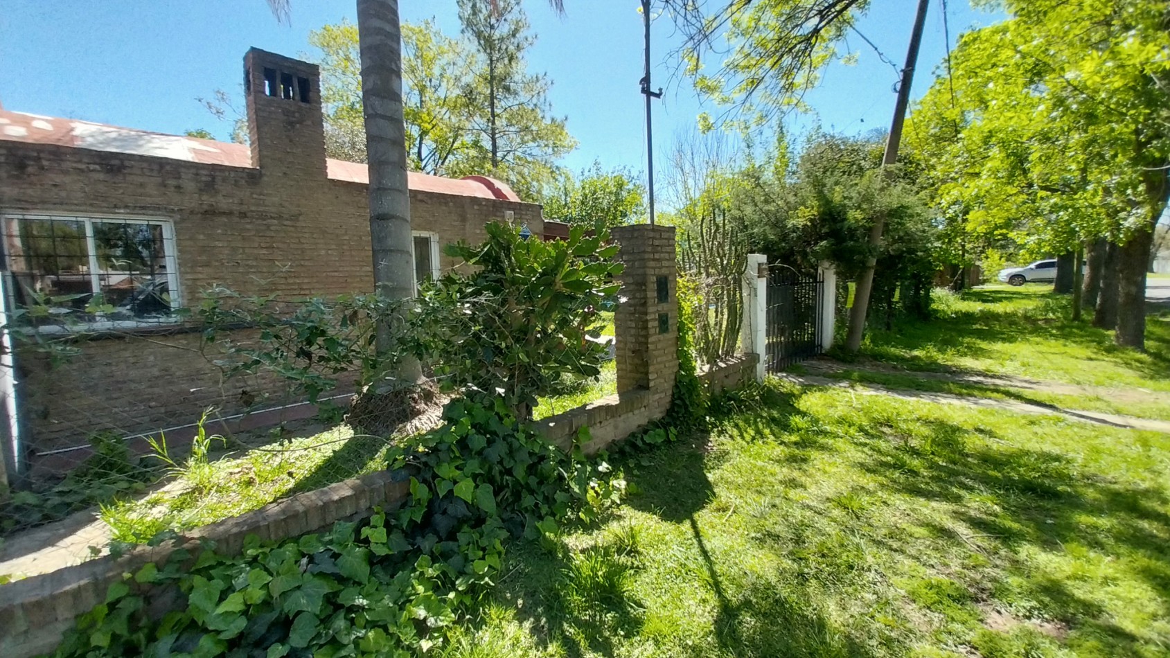 VENTA CASA TRES DORMITORIOS FUNES PARADA 16 LAS ACHIRAS ENTRE AMERICA Y SAN JOSE