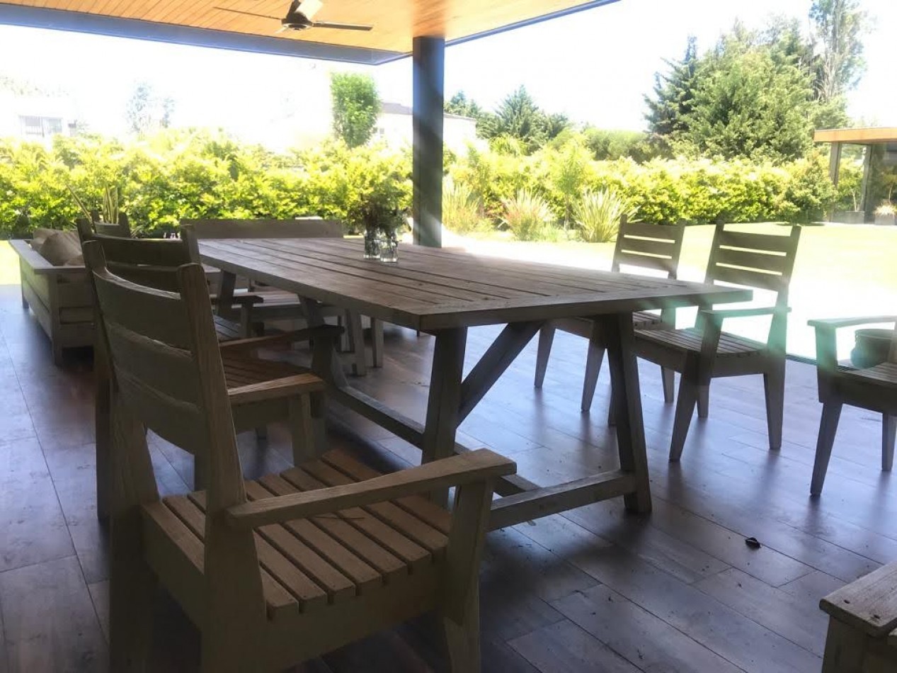 VENTA IMPORTANTE  CASA 4 DORMITORIOS EN ALDEA FISHERTON 