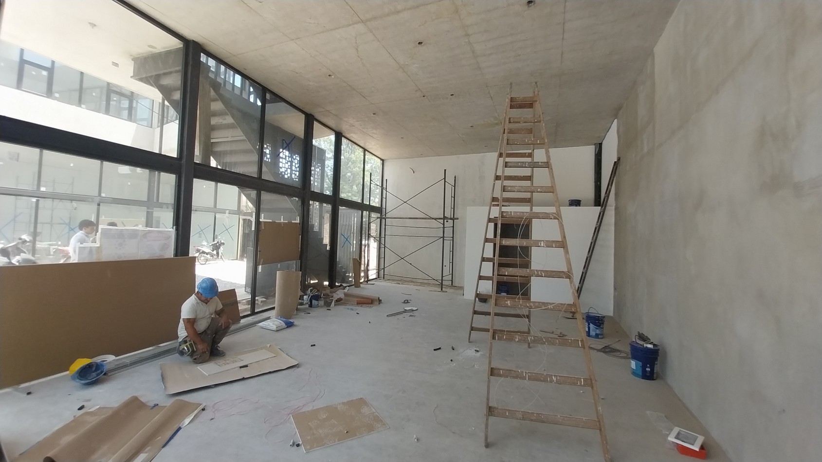 FUNES PARADA 13 VENTA LOCAL COMERCIAL ESTRENAR