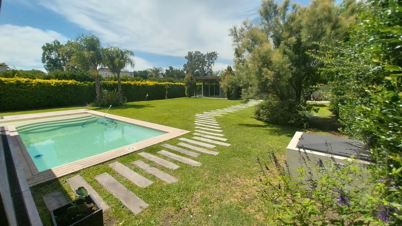 VENTA IMPORTANTE  CASA 4 DORMITORIOS EN ALDEA FISHERTON 