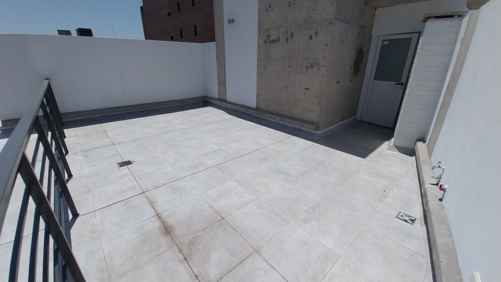 PICHINCHA VENTA DEPARTAMENTO UN DORMITORIO SUIPACHA Y CORDOBA CON TERRAZA EXCLUSIVA