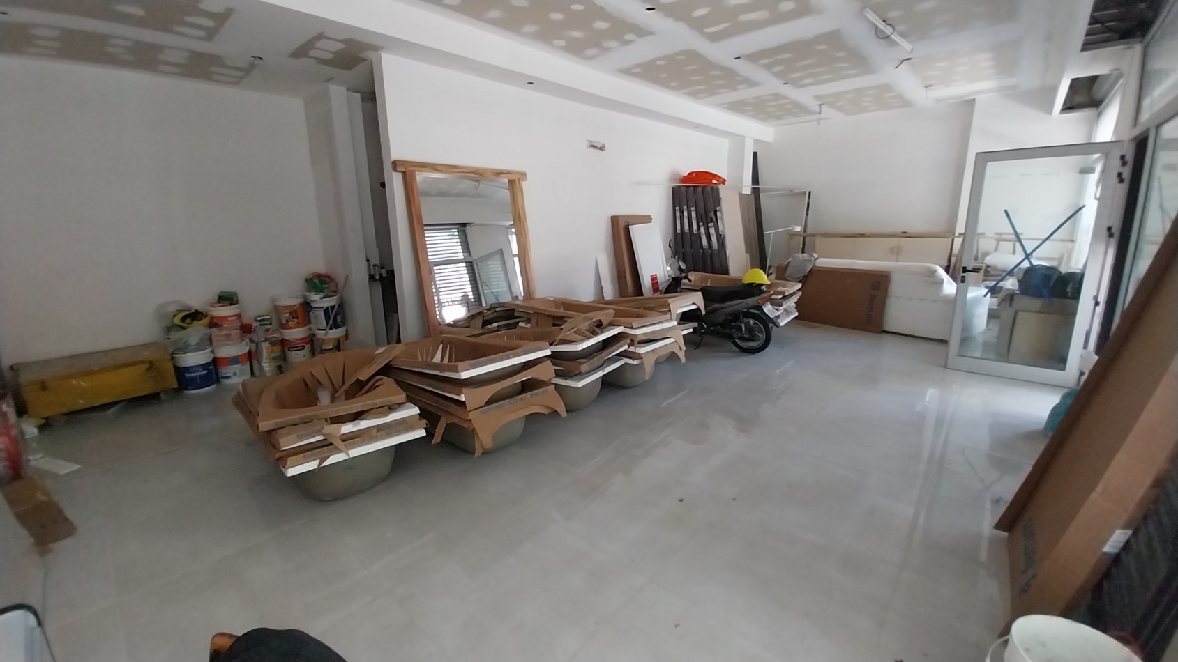 PICHINCHA VENTA LOCAL COMERCIAL SUIPACHA Y CORDOBA