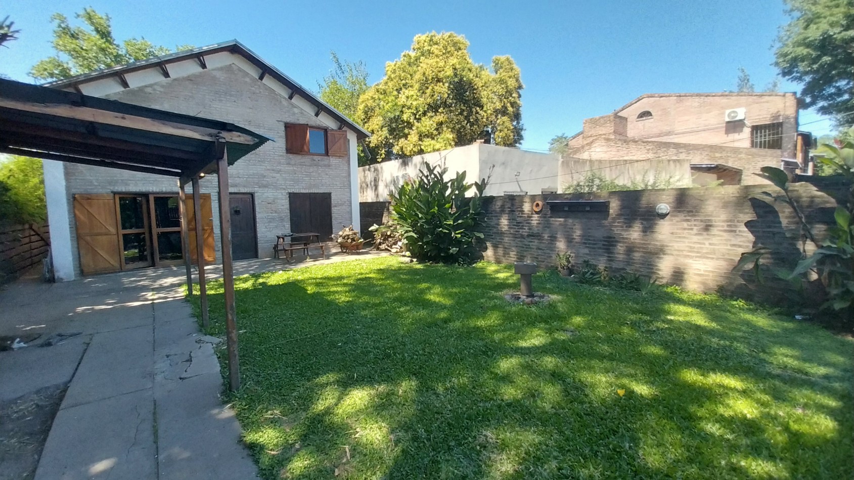 FISHERTON VENTA CASA TRES DORMITORIOS ALIPPI 8800