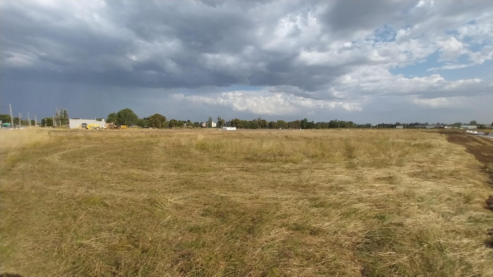 FUNES VENTA TERRENO  BARRIO ABIERTO LOS GIRASOLES AVENIDA FUERZA AEREA Y LOS GIRASOLES 