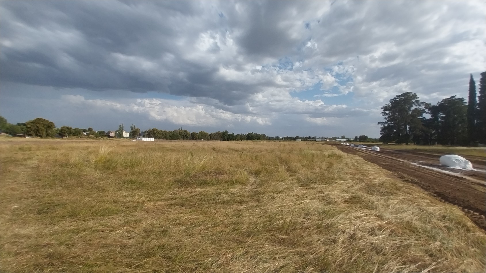 FUNES VENTA TERRENO BARRIO ABIERTO LOS GIRASOLES AVENIDA FUERZA AEREA Y LOS GIRASOLES