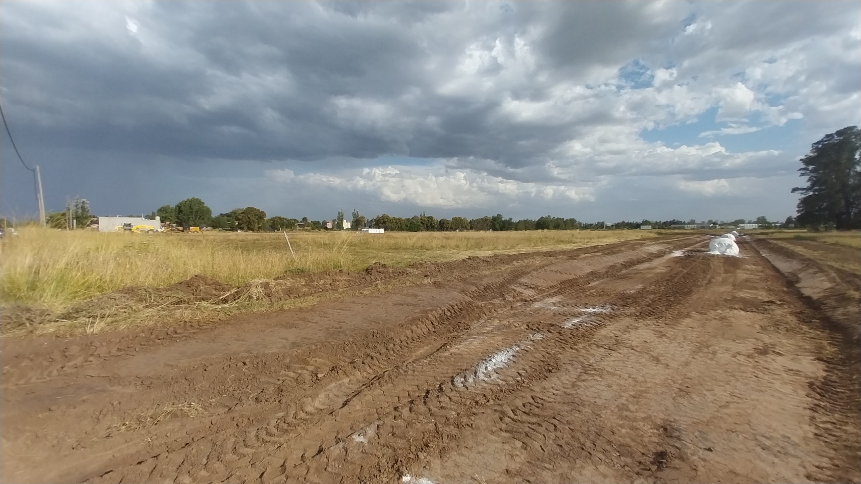FUNES VENTA TERRENO BARRIO ABIERTO LOS GIRASOLES AVENIDA FUERZA AEREA Y LOS GIRASOLES