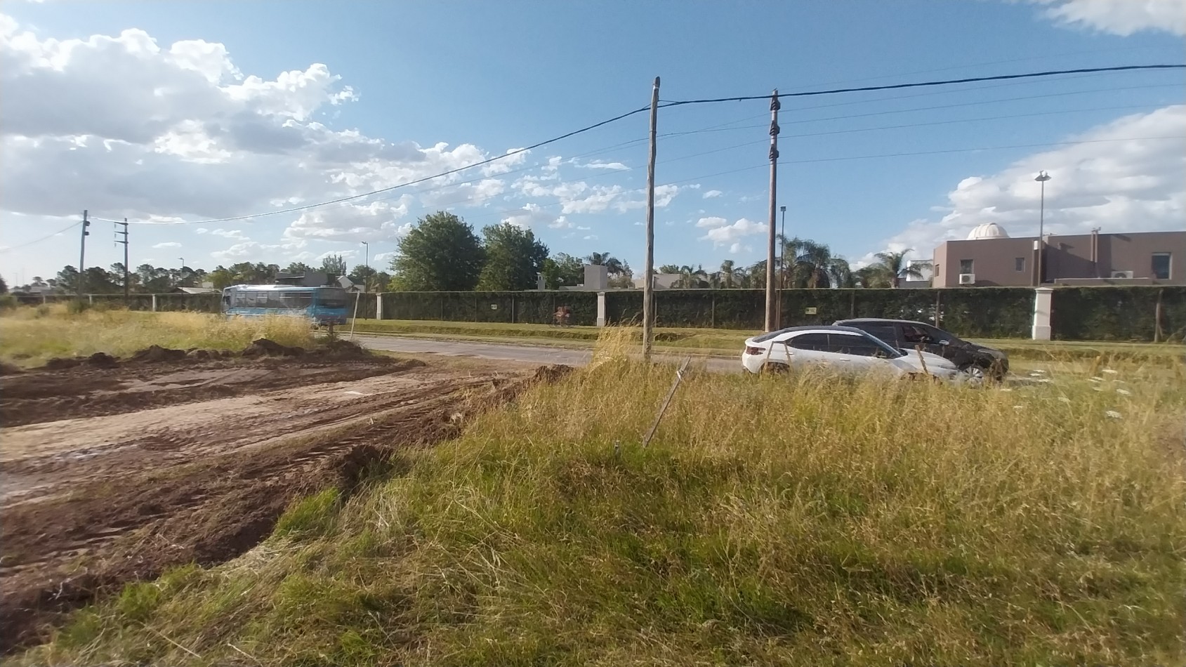 FUNES VENTA TERRENO USO COMERCIAL Y DESARROLLO  AVENIDA FUERZA AEREA Y LOS GIRASOLES