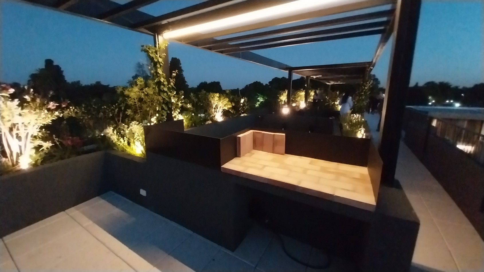 FISHERTON Venta Casa Tres Dormitorios Con Pileta Y Parrillero  Wilde y Tucuman  ESTRENAR