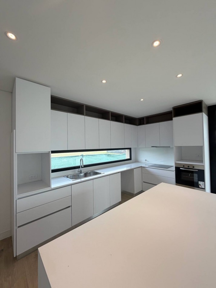 FISHERTON VENTA CASA TRES DORMITORIOS LOS PASOS DEL JOCKEY 4 BARRIO PRIVADO ENTREGA 50% SALDO 48 CUOTAS