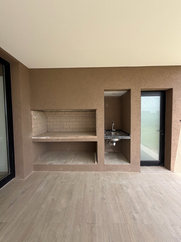 FISHERTON VENTA CASA TRES DORMITORIOS LOS PASOS DEL JOCKEY 4 BARRIO PRIVADO ENTREGA 50% SALDO 48 CUOTAS