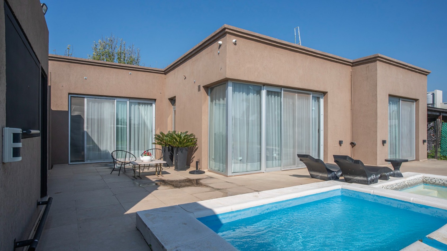 FUNES CITY VENTA CASA DOS DORMITORIOS  FLORENCIO VARELA AL 600