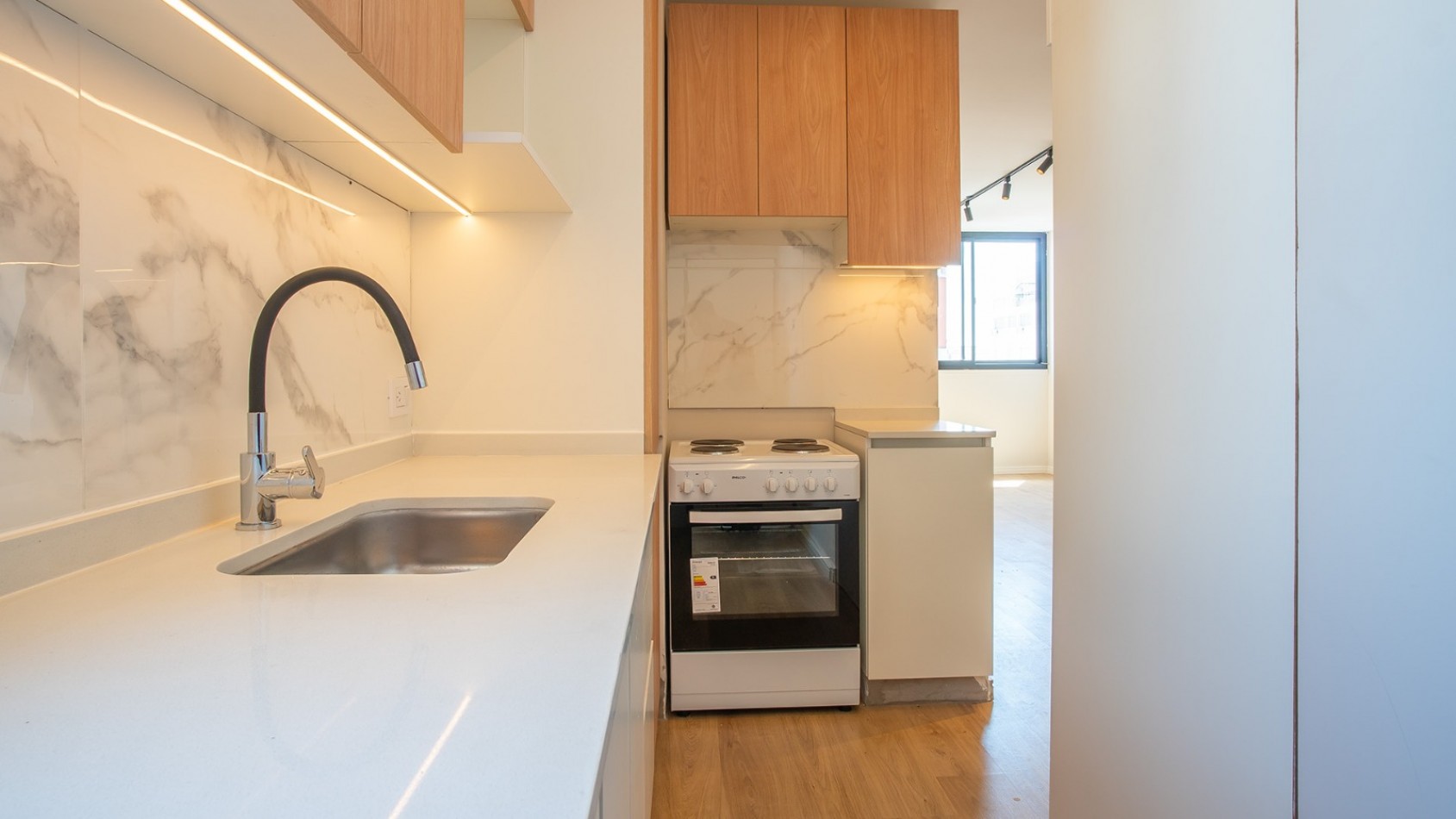 ZONA CENTRO RIO  VENTA DEPARTAMENTO TRES DORMITORIOS FRENTE  EN ITALIA AL 600