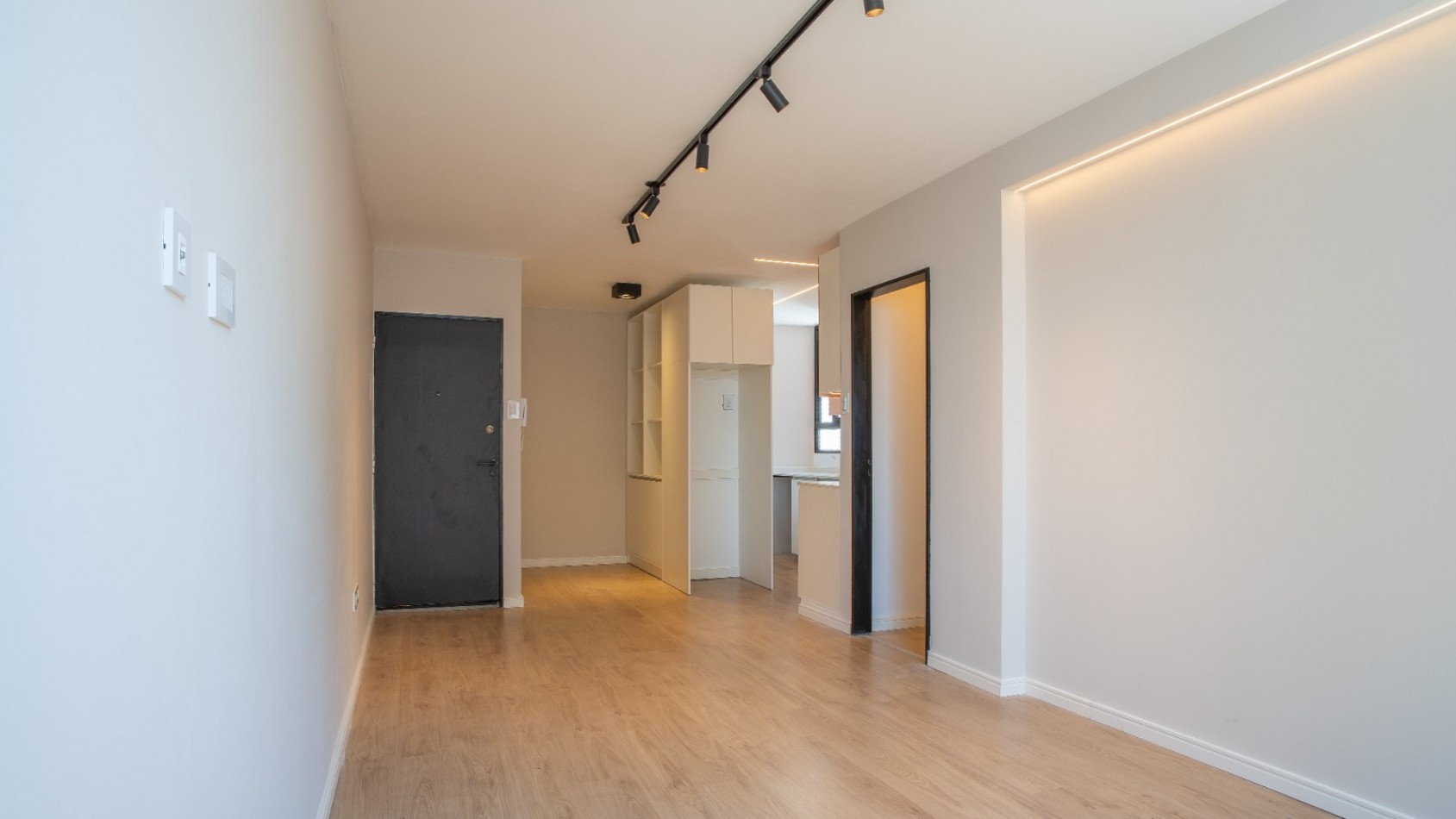 ZONA CENTRO RIO  VENTA DEPARTAMENTO TRES DORMITORIOS FRENTE  EN ITALIA AL 600