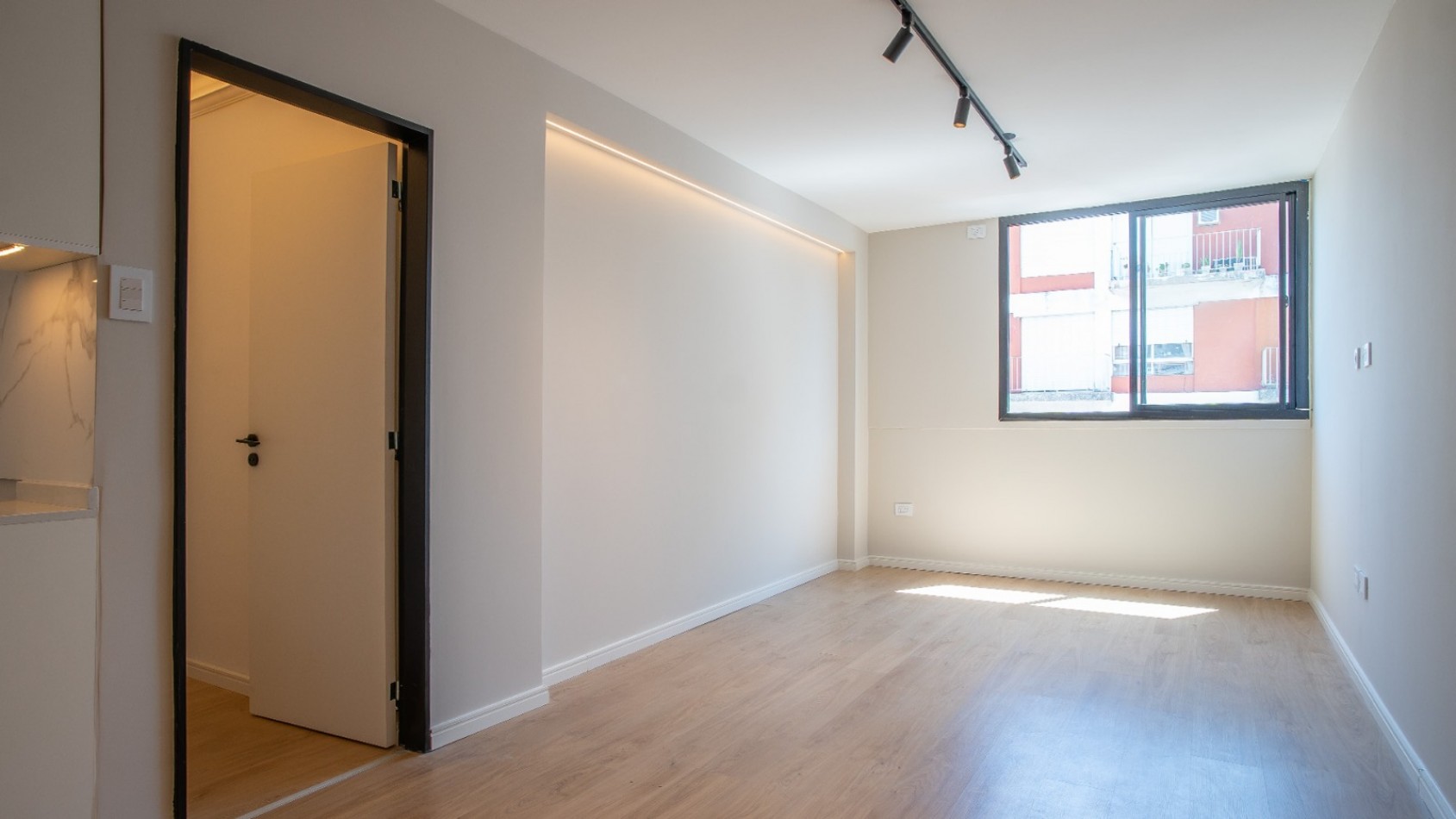 ZONA CENTRO RIO  VENTA DEPARTAMENTO TRES DORMITORIOS FRENTE  EN ITALIA AL 600