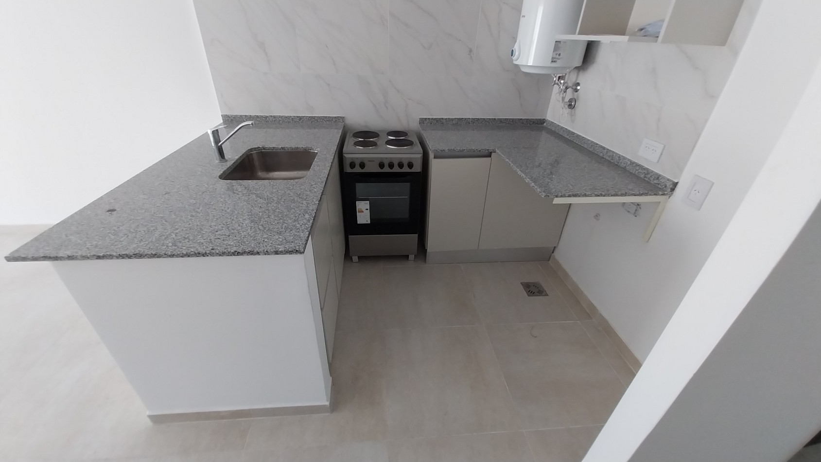 LOURDES VENTA MONOAMBIENTE CON PATIO OVIDIO LAGOS Y SAN JUAN