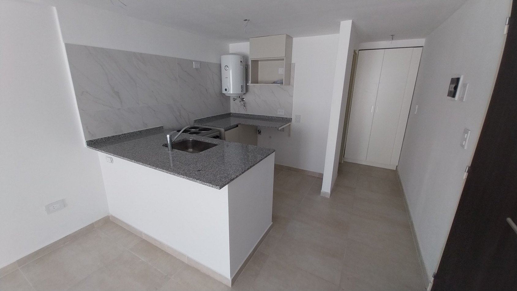 LOURDES VENTA MONOAMBIENTE CON PATIO OVIDIO LAGOS Y SAN JUAN