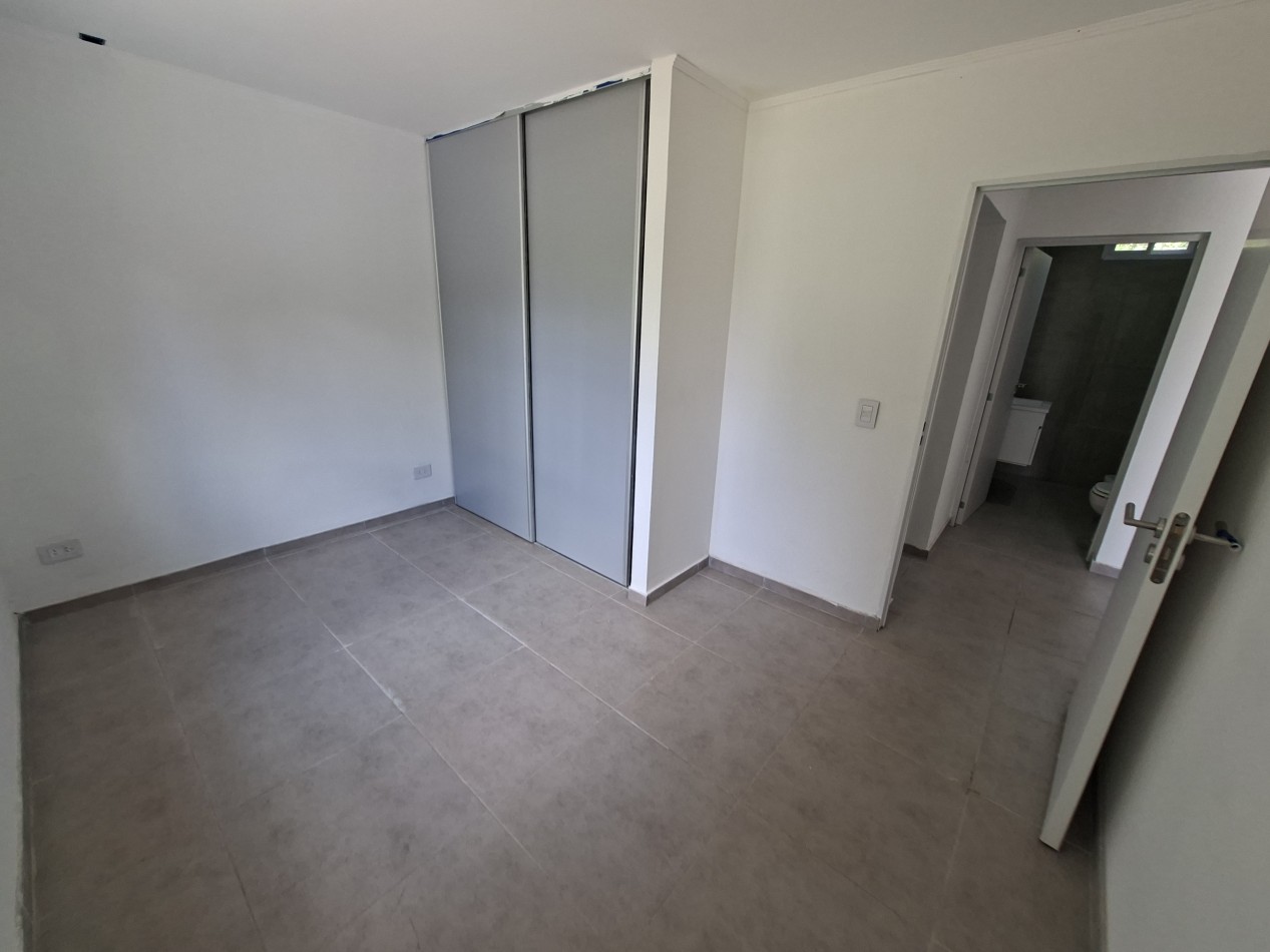 FUNES ROLDAN VENTA CASA DOS DORMITORIOS CALLE SAN SEBASTIAN AL 500 ESTRENAR