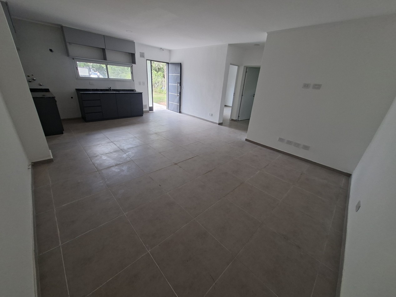 FUNES ROLDAN VENTA CASA DOS DORMITORIOS CALLE SAN SEBASTIAN AL 500 ESTRENAR