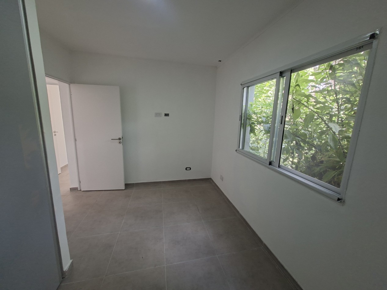 FUNES ROLDAN VENTA CASA DOS DORMITORIOS CALLE SAN SEBASTIAN AL 500 ESTRENAR