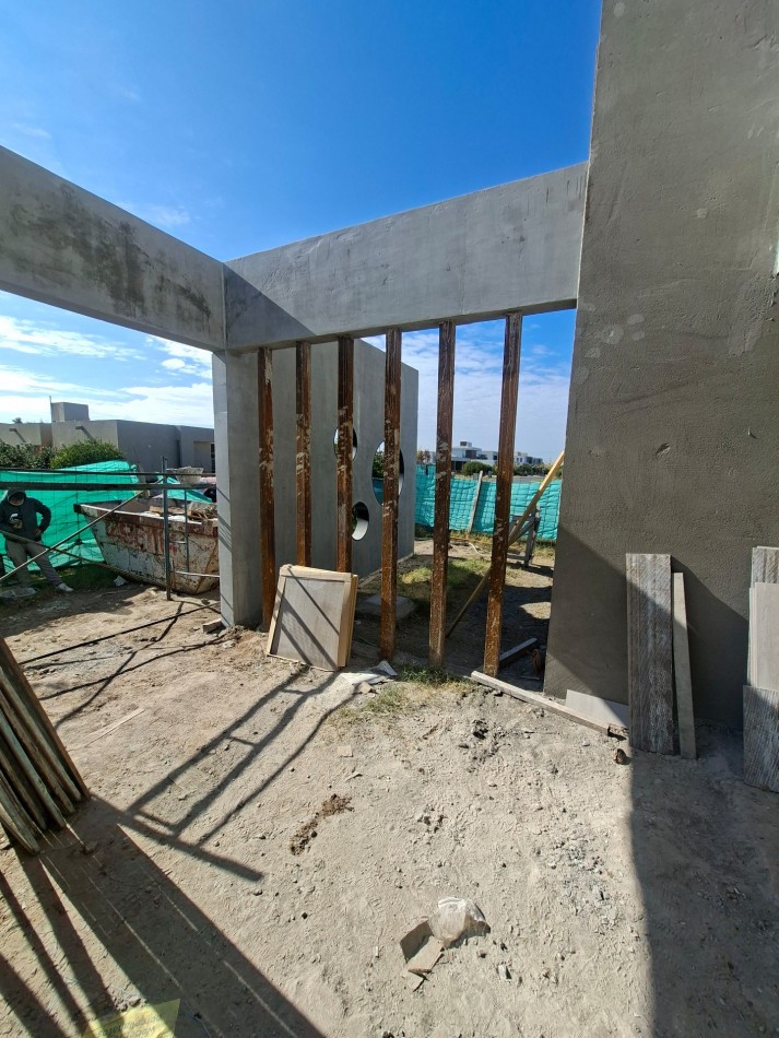 VIDA BARRIO PRIVADO VENTA CASA TRES DORMITORIOS Y ESCRITORIO A ESTRENAR ENTREGA AGOSTO 2026